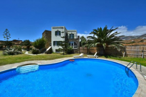 Luxury Household in the Oustkirts of Tinos Town
